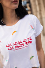 Cargar imagen en el visor de la galería, Con Salsa De Ají Cropped Tee
